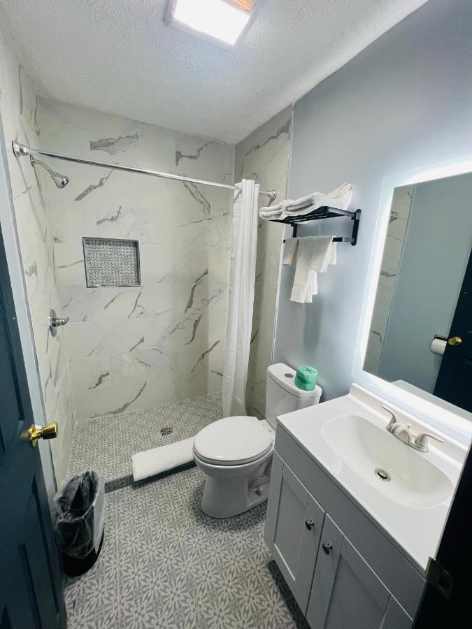 Hillsboro Inn & Suites מראה חיצוני תמונה